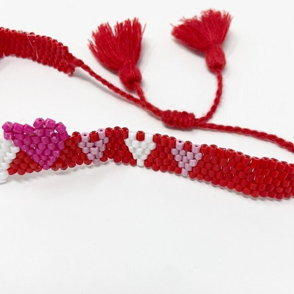 Red Hot Pink White Seed Bead Adjustable Hearts Bracelet - Picture 4 of 6